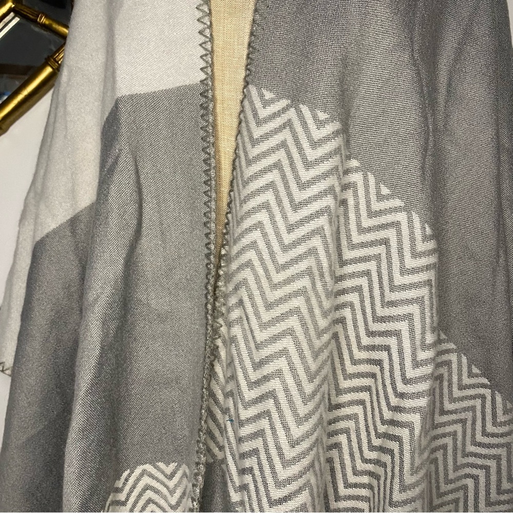 Loft Patterned Cape Wrap Poncho - image 3